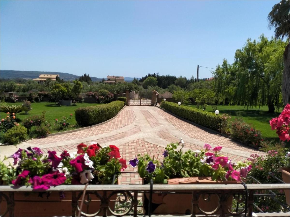 Il Giardino Delle Rose A Apartment Olmedo Exterior photo