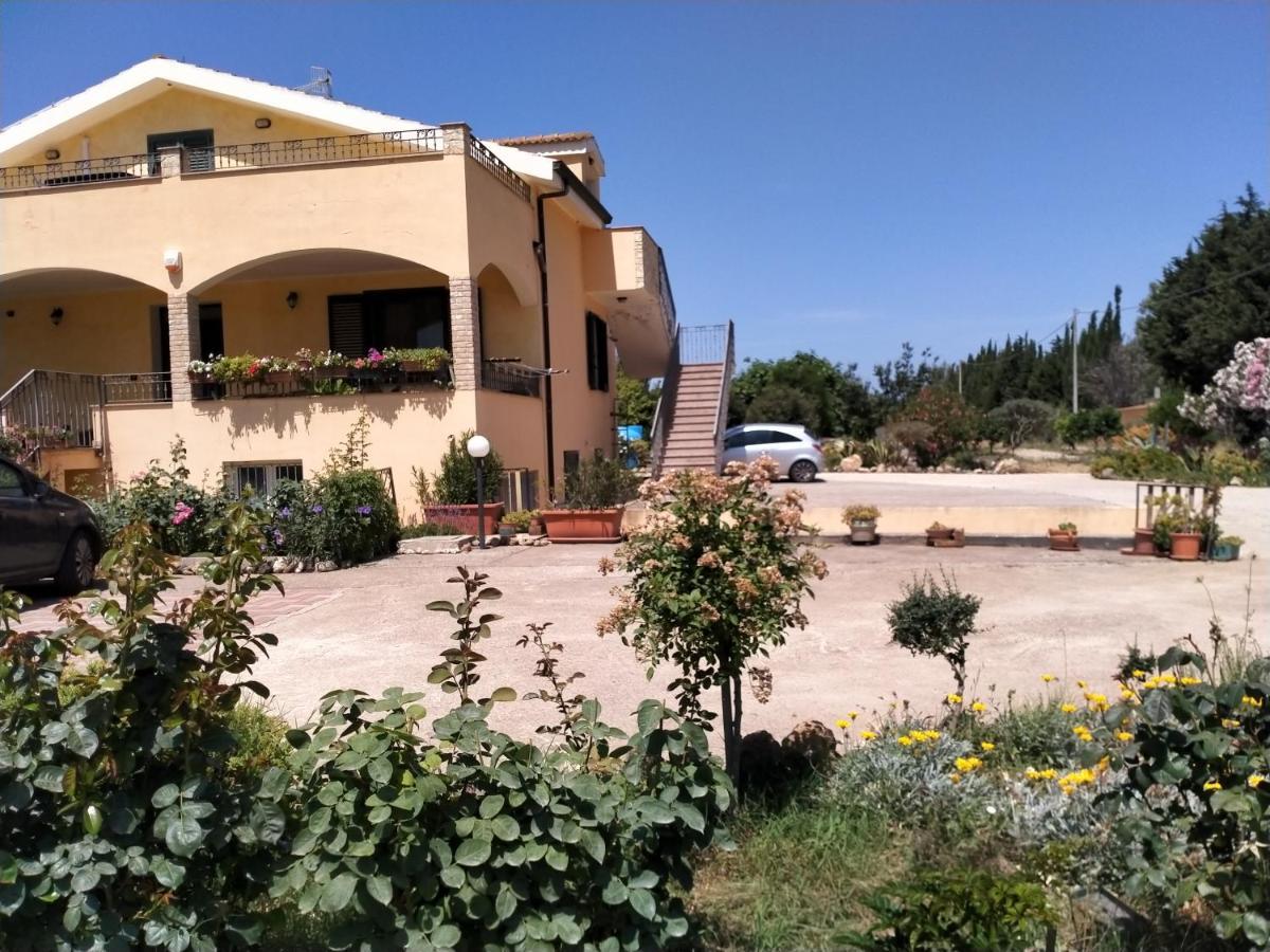 Il Giardino Delle Rose A Apartment Olmedo Exterior photo