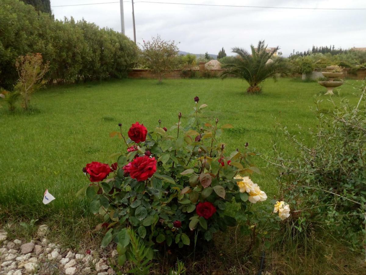 Il Giardino Delle Rose A Apartment Olmedo Exterior photo